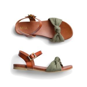 Fabric Knot Sandal